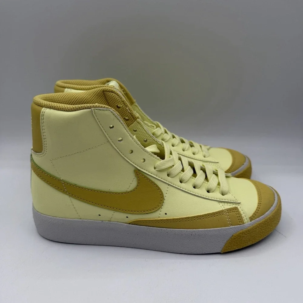 Nike Blazer Mid '77 SE Grade School Shoes YOUTH Girls Sz‎ 5 Y Yellow DM1000-800